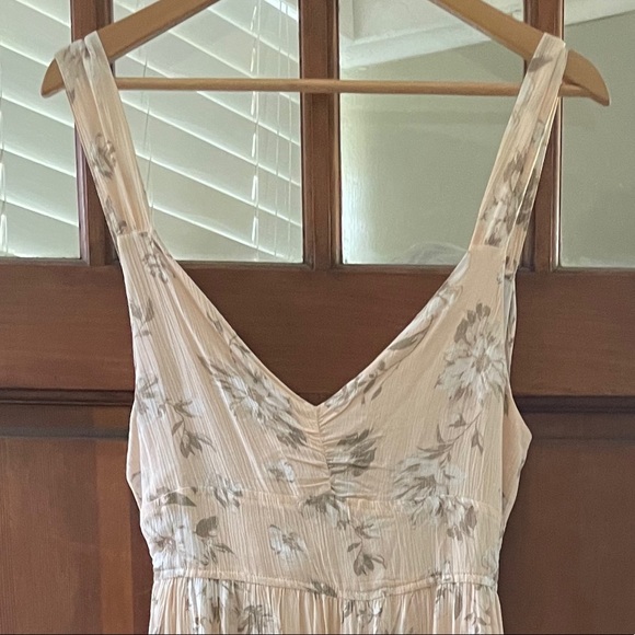 NWT Dress Forum, bought at Urban Outfitters, Sz M. Pale Pink Floral Maxi Dress - Picture 3 of 9